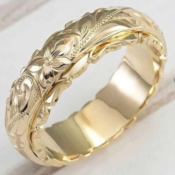 Intricately Hand Carved Flower 14 Karat Gold Women’s Ring Size 5 - Picture 2 of 9